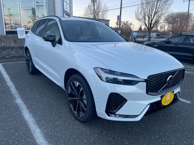 2026 Volvo XC60 Plus's photo