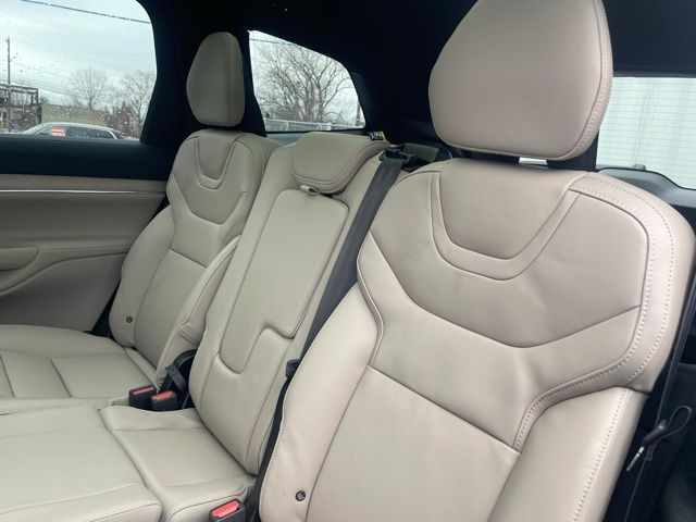 2026 Volvo EX90 Ultra - Photo 13