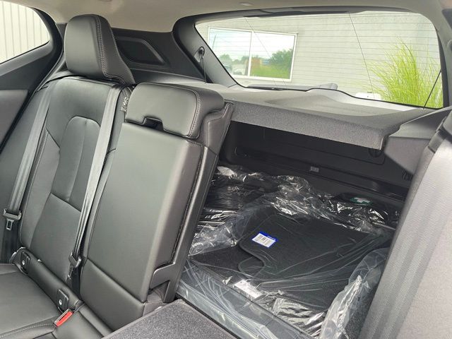 2026 Volvo XC40 Plus - Photo 16