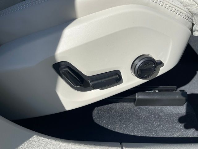 2026 Volvo XC60 Ultra - Photo 22