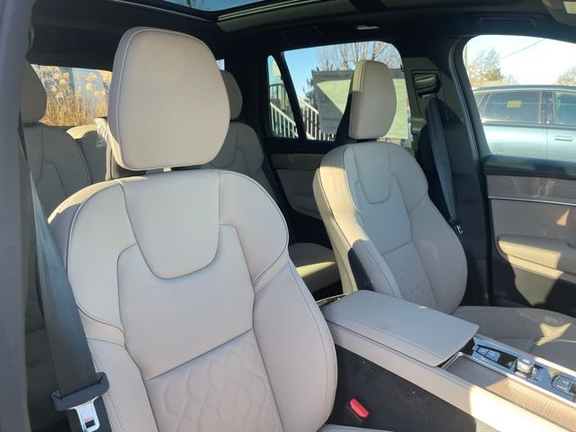 2026 Volvo XC90 Plus - Photo 21