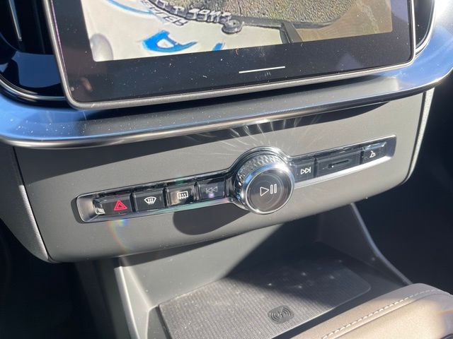 2026 Volvo XC90 Plus - Photo 33
