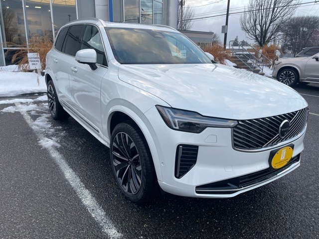 2026 Volvo XC90 Plus's photo