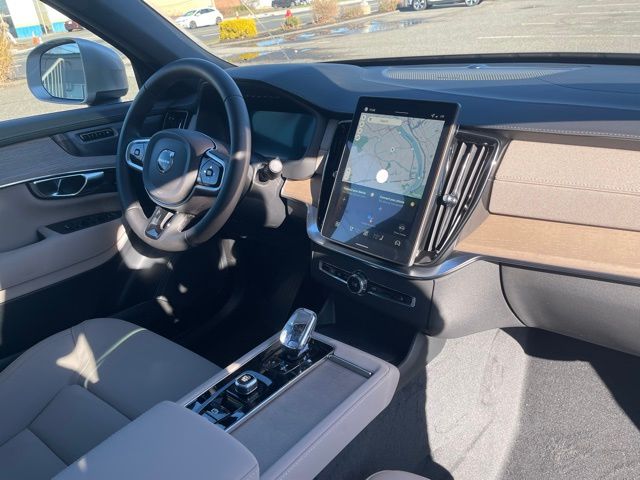 2026 Volvo XC90 Plus - Photo 24