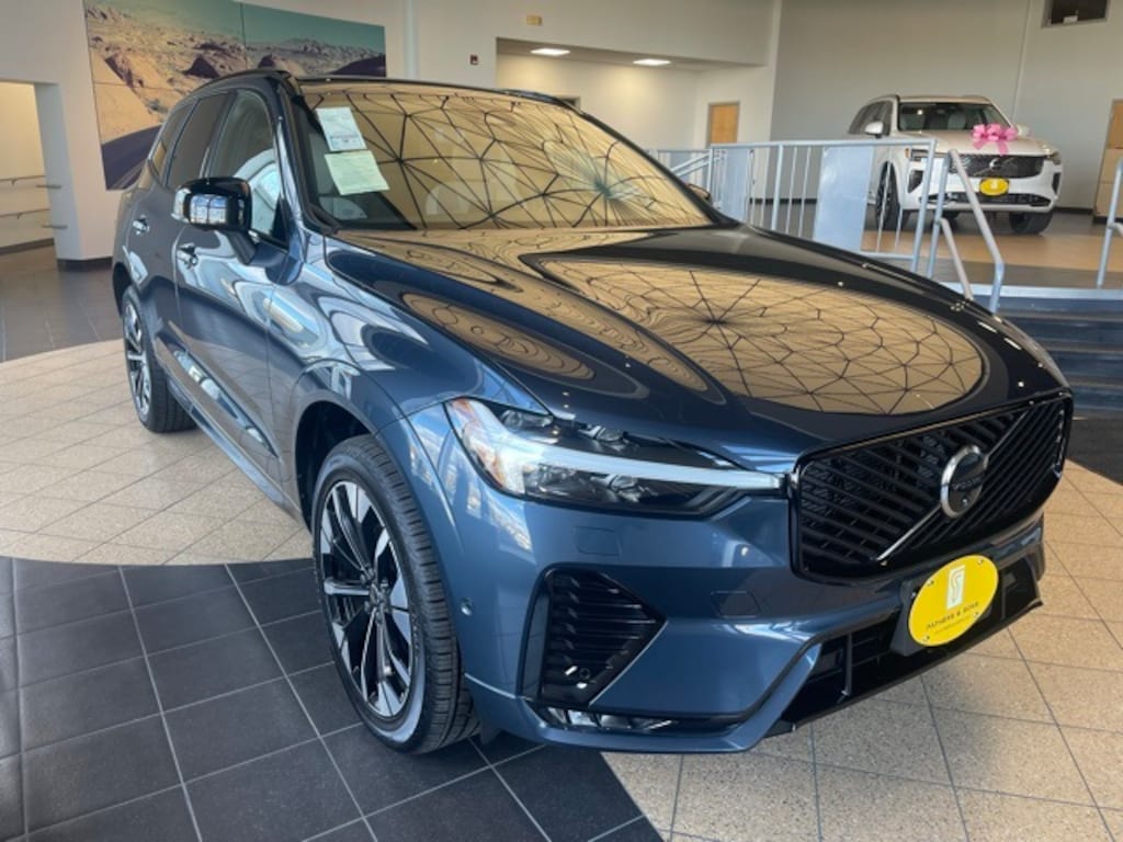 New 2026 Volvo XC60 B5 Plus SUV