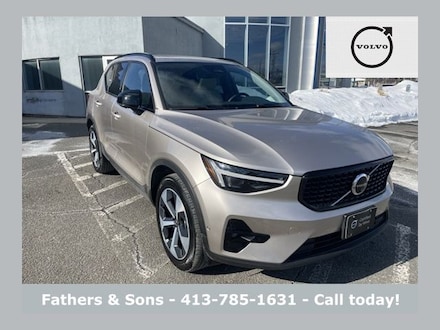 2023 Volvo XC40 B5 AWD Ultimate Dark SUV