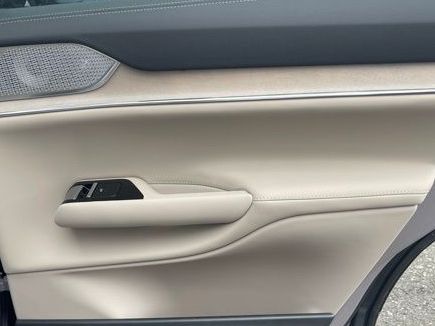 2026 Volvo EX90 Ultra - Photo 20