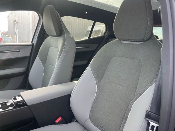 2026 Volvo EX30 Ultra - Photo 8