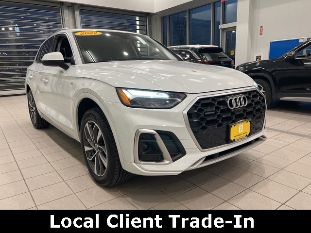 2022 Audi Q5 Premium Plus's photo