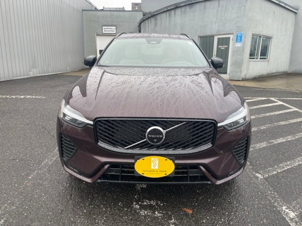New 2026 Volvo XC60 B5 Plus SUV