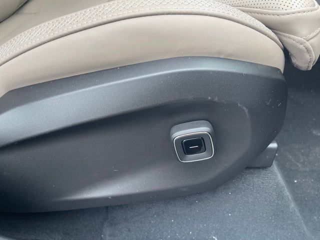 2026 Volvo EX90 Ultra - Photo 22