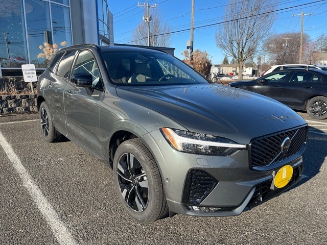 2026 Volvo XC60 Plus's photo