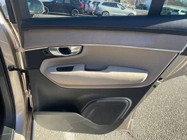 2026 Volvo XC90 Plus - Photo 20