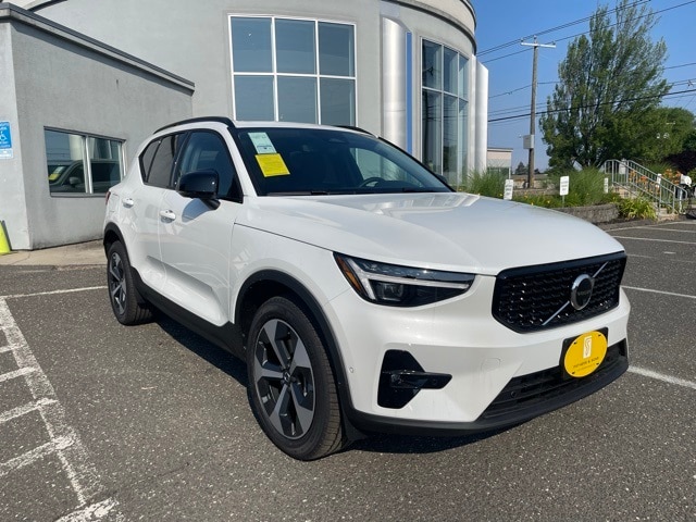 2026 Volvo XC40 B5 Plus AWD SUV