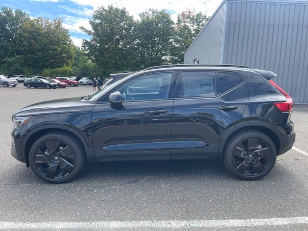 New 2026 Volvo XC40 B5 Ultra Black Edition SUV