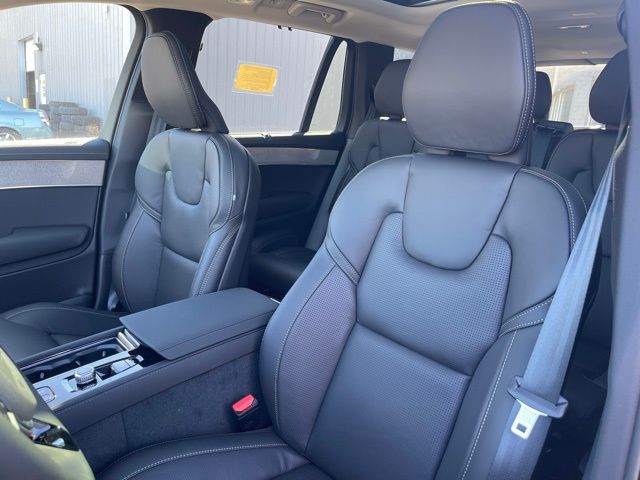2026 Volvo XC90 Ultra - Photo 8