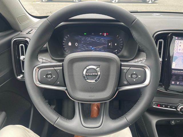 2026 Volvo XC40 Plus - Photo 25