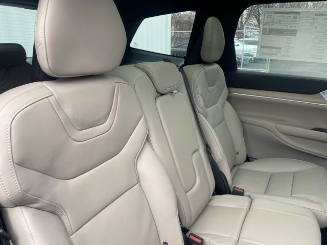 2026 Volvo EX90 Ultra - Photo 19