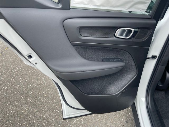 2026 Volvo XC40 Plus - Photo 14