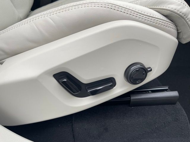 2026 Volvo XC90 Ultra - Photo 22