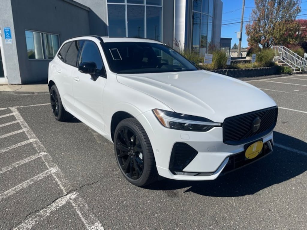 New 2026 Volvo XC60 B5 Ultra Black Edition SUV