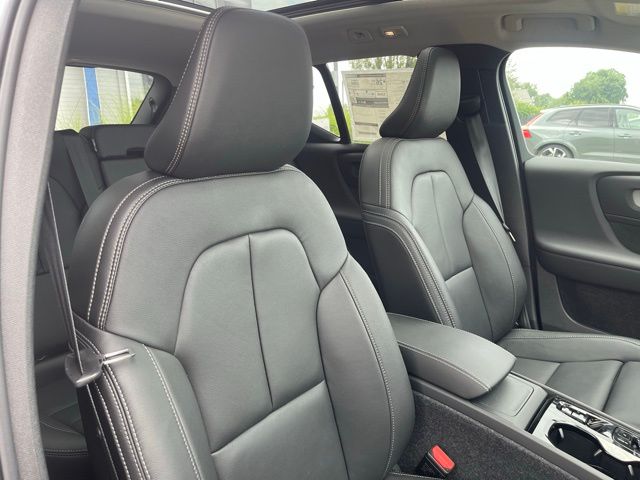 2026 Volvo XC40 Plus - Photo 21