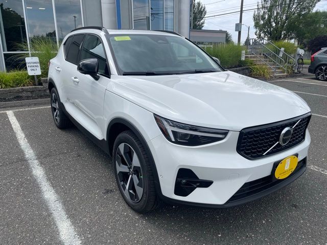 2026 Volvo XC40