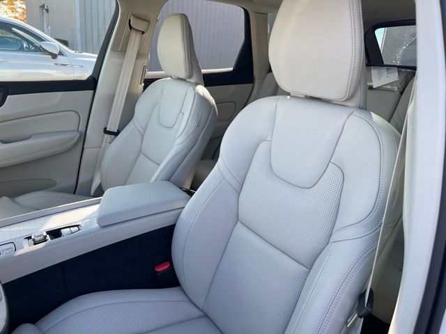 2026 Volvo XC60 Ultra - Photo 8