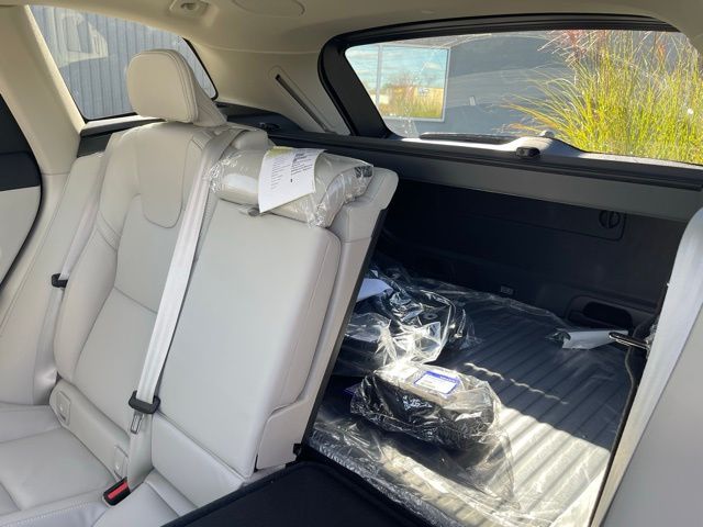 2026 Volvo XC60 Ultra - Photo 16