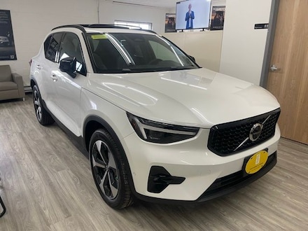2026 Volvo XC40 B5 Plus SUV