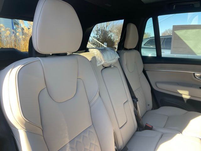 2026 Volvo XC90 Plus - Photo 19