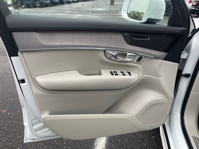2026 Volvo XC90 Ultra - Photo 10