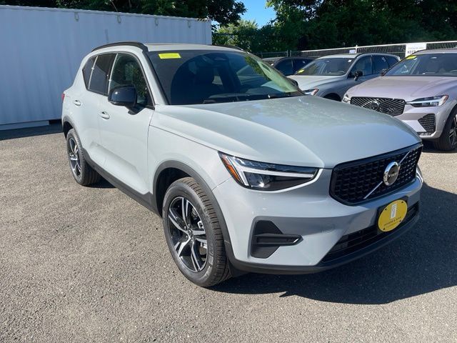 2026 Volvo XC40