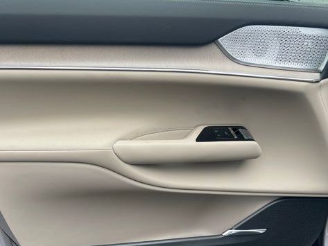 2026 Volvo EX90 Ultra - Photo 10