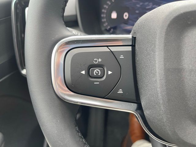 2026 Volvo XC40 Plus - Photo 26