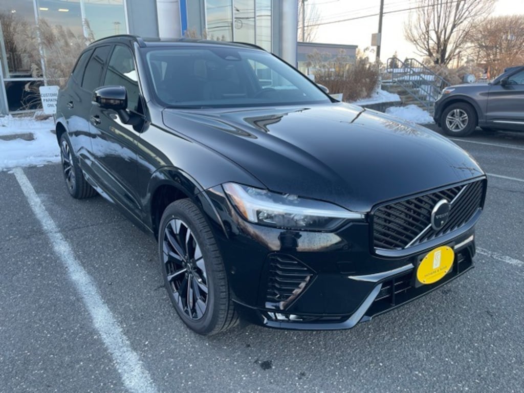 New 2026 Volvo XC60 B5 Plus SUV