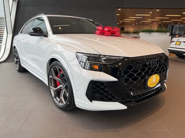 2026 Audi RS Q8 -'s photo