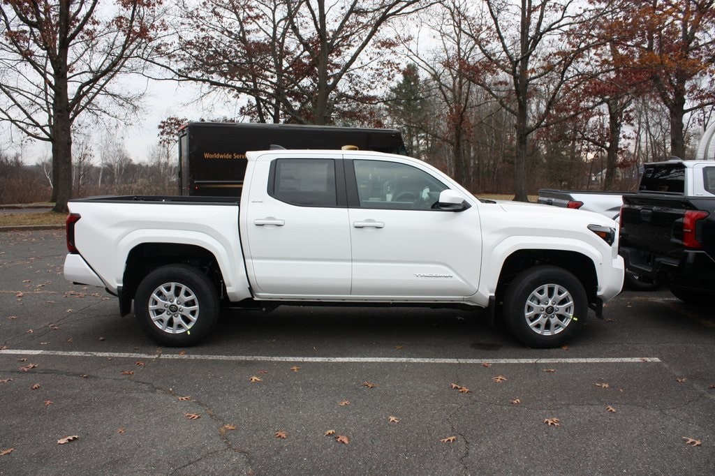 New 2025 Toyota Tacoma SR5 Truck