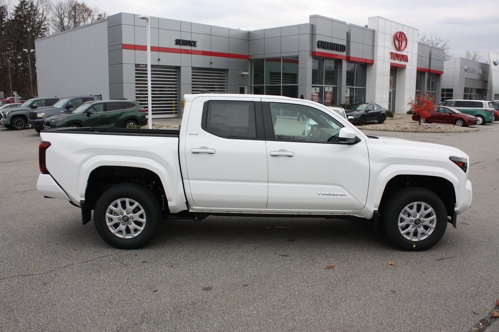 New 2025 Toyota Tacoma SR5 Truck