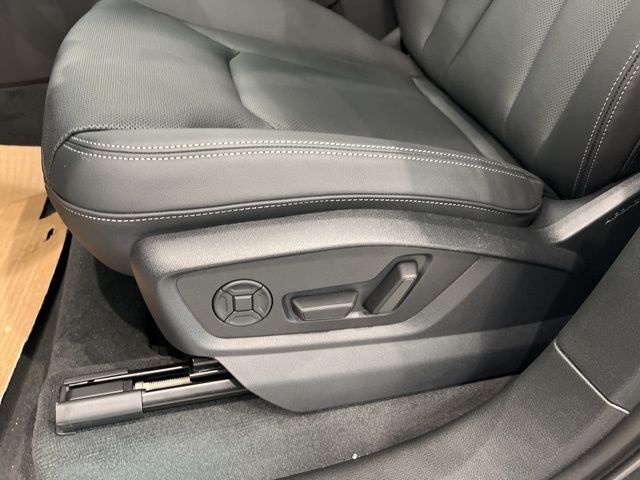 2026 Audi Q7 Premium Plus - Photo 9