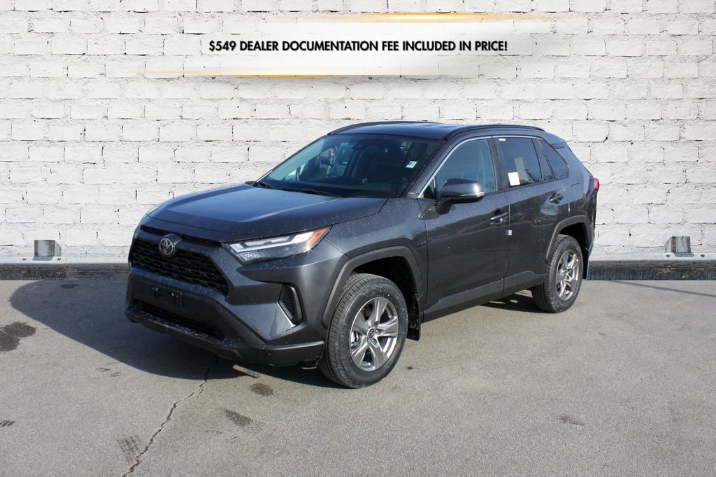 2025 Toyota RAV4 XLE's photo