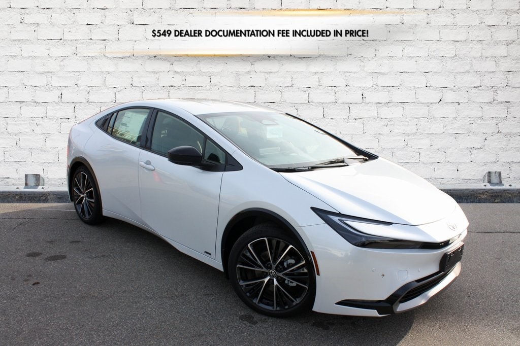 2026 Toyota Prius XLE's photo