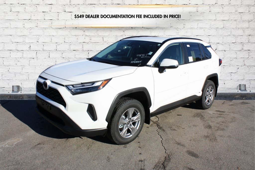 2025 Toyota RAV4 XLE's photo