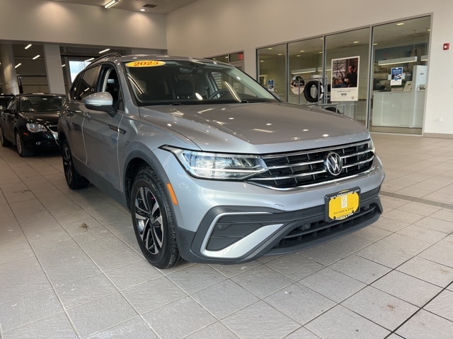 2023 Volkswagen Tiguan S's photo