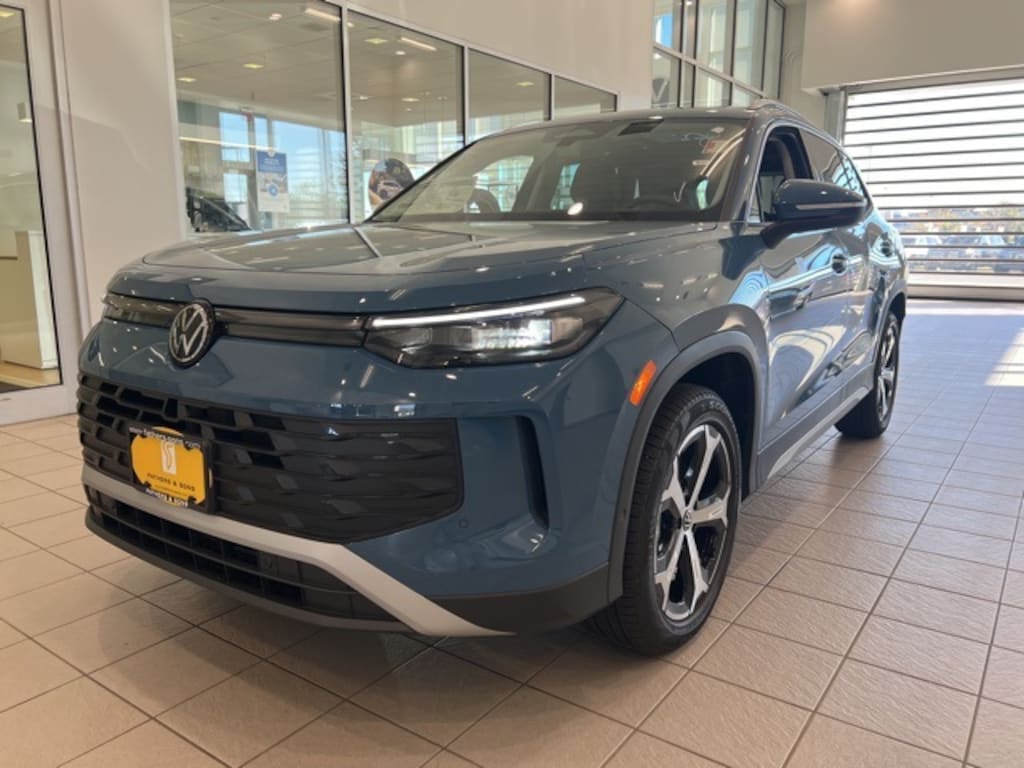 New 2025 Volkswagen Tiguan 2.0T SE SUV