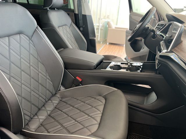 2026 Volkswagen Atlas SEL Premium R-Line - Photo 17