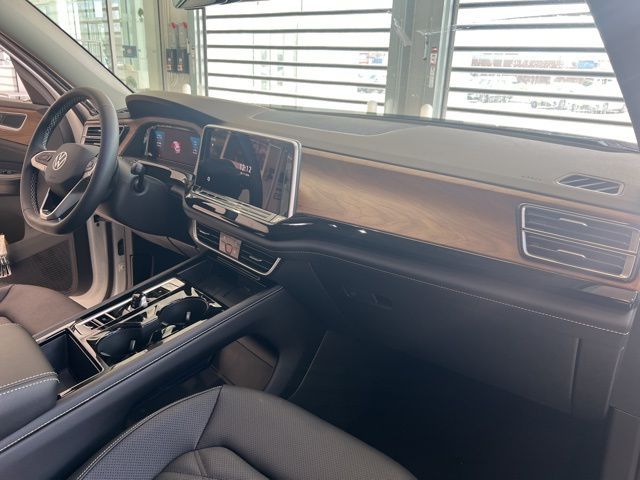 2026 Volkswagen Atlas SE w/Tech - Photo 24