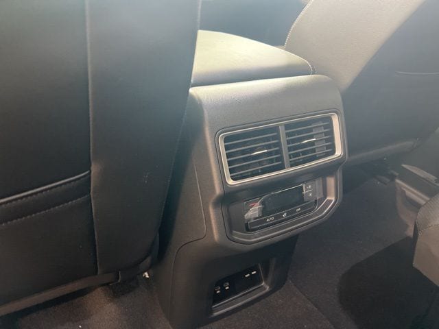 2026 Volkswagen Atlas SE w/Tech - Photo 15
