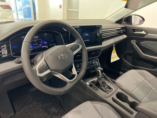 2026 Volkswagen Jetta SE - Photo 13