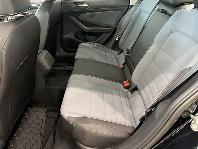 2026 Volkswagen Jetta SE - Photo 14